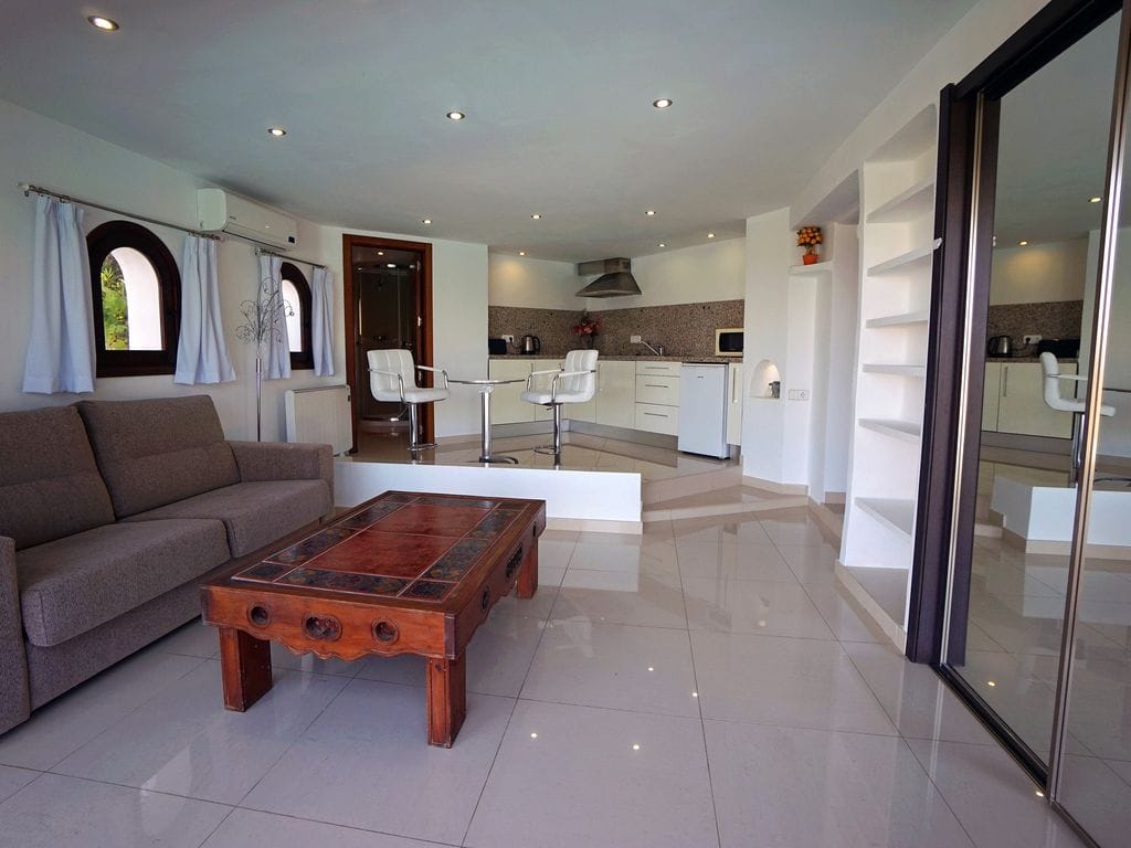 6 bedroom villa in Cala Salada