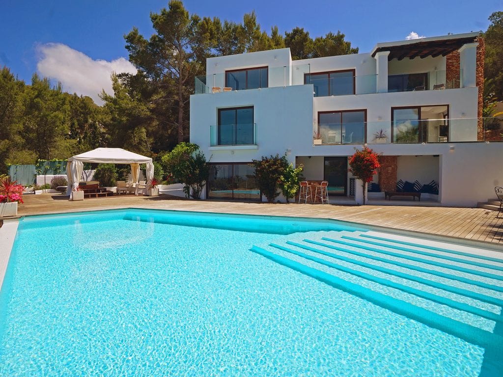 6 bedroom villa in Cala Salada