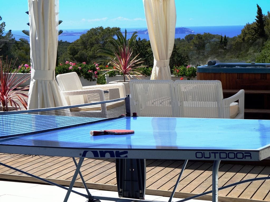 6 bedroom villa in Cala Salada