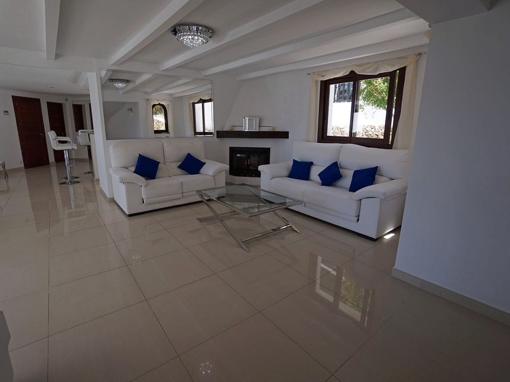 6 bedroom villa in Cala Salada