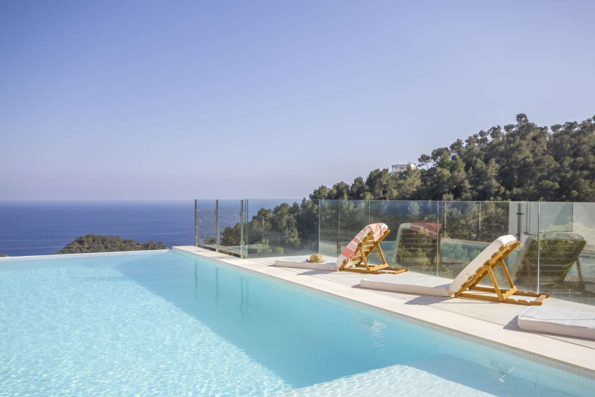 8 bedroom villa in Roca Llisa