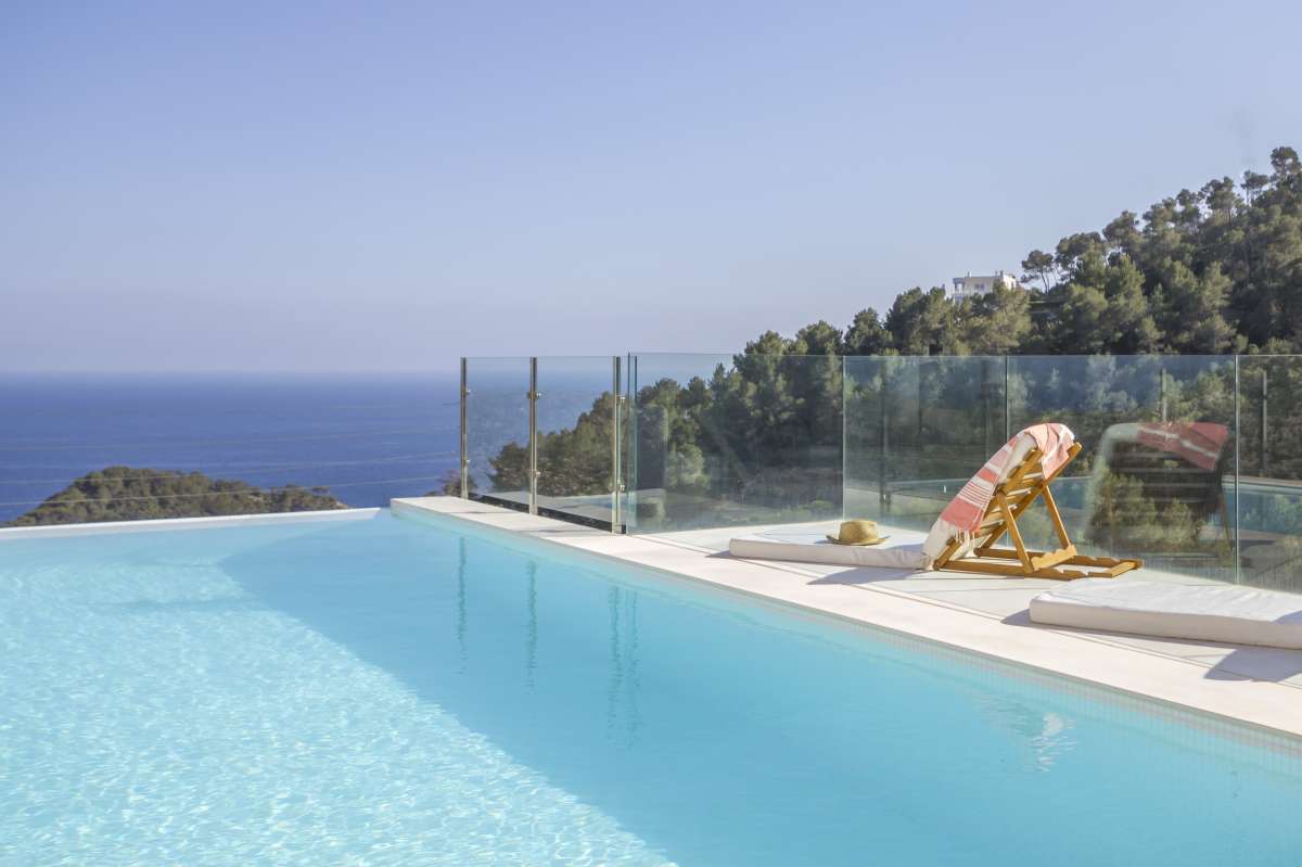 8 bedroom villa in Roca Llisa