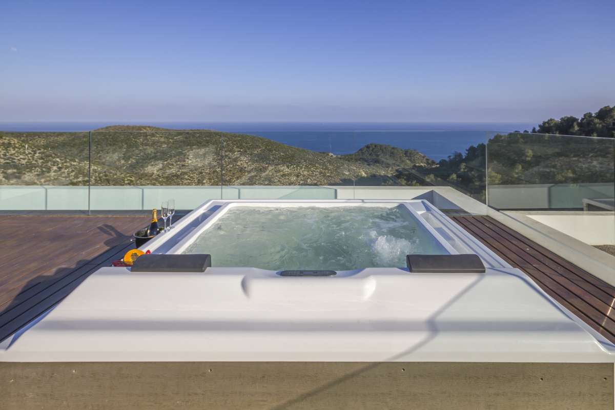 8 bedroom villa in Roca Llisa