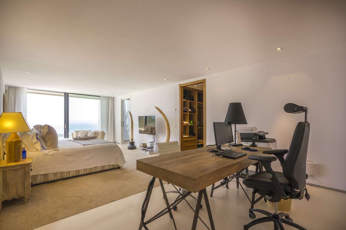 8 bedroom villa in Roca Llisa