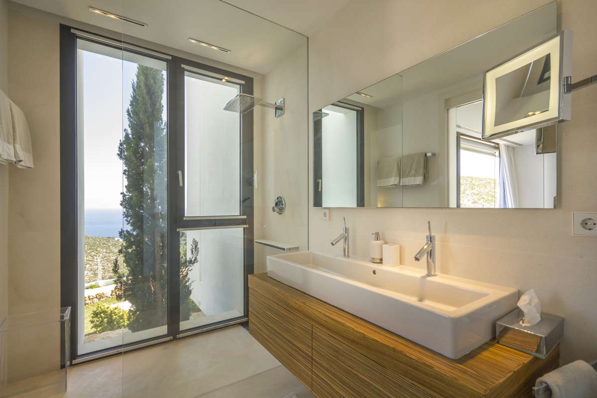 8 bedroom villa in Roca Llisa