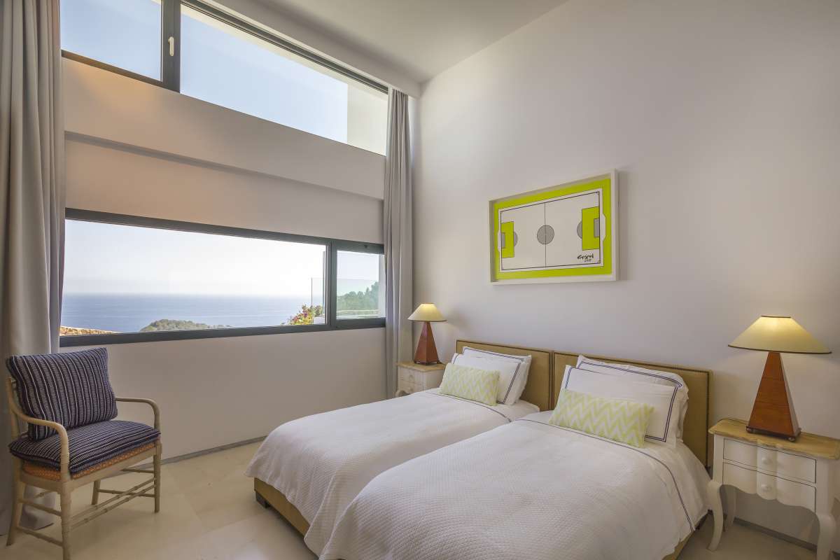 8 bedroom villa in Roca Llisa