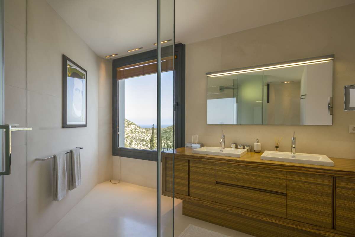 8 bedroom villa in Roca Llisa
