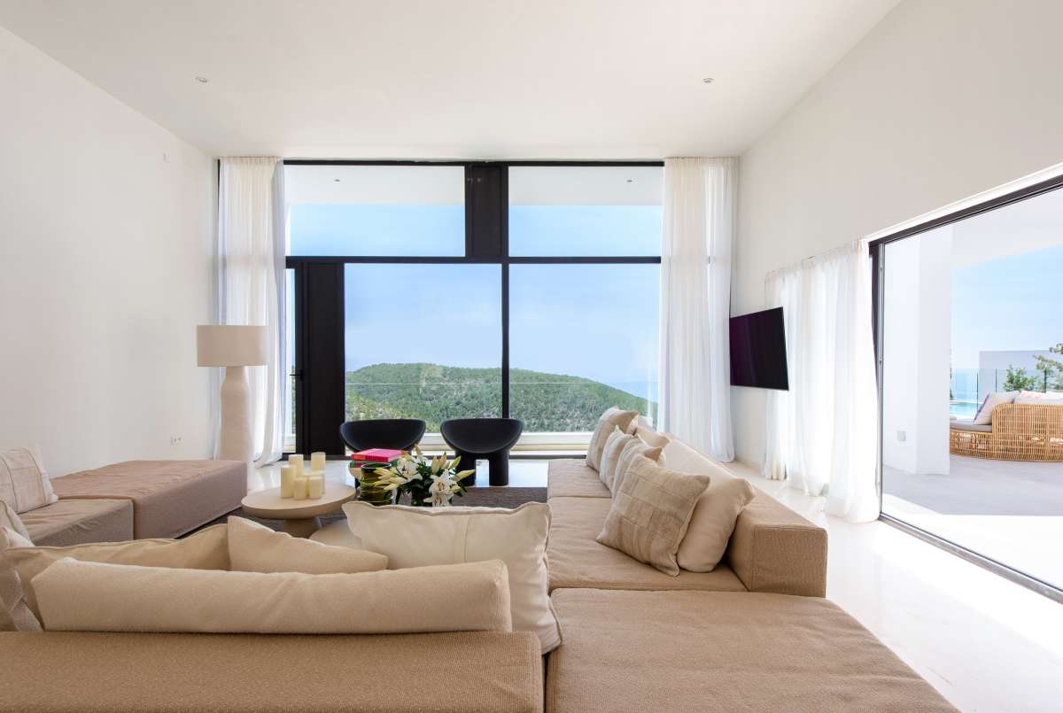 5 bedroom villa in Roca Llisa
