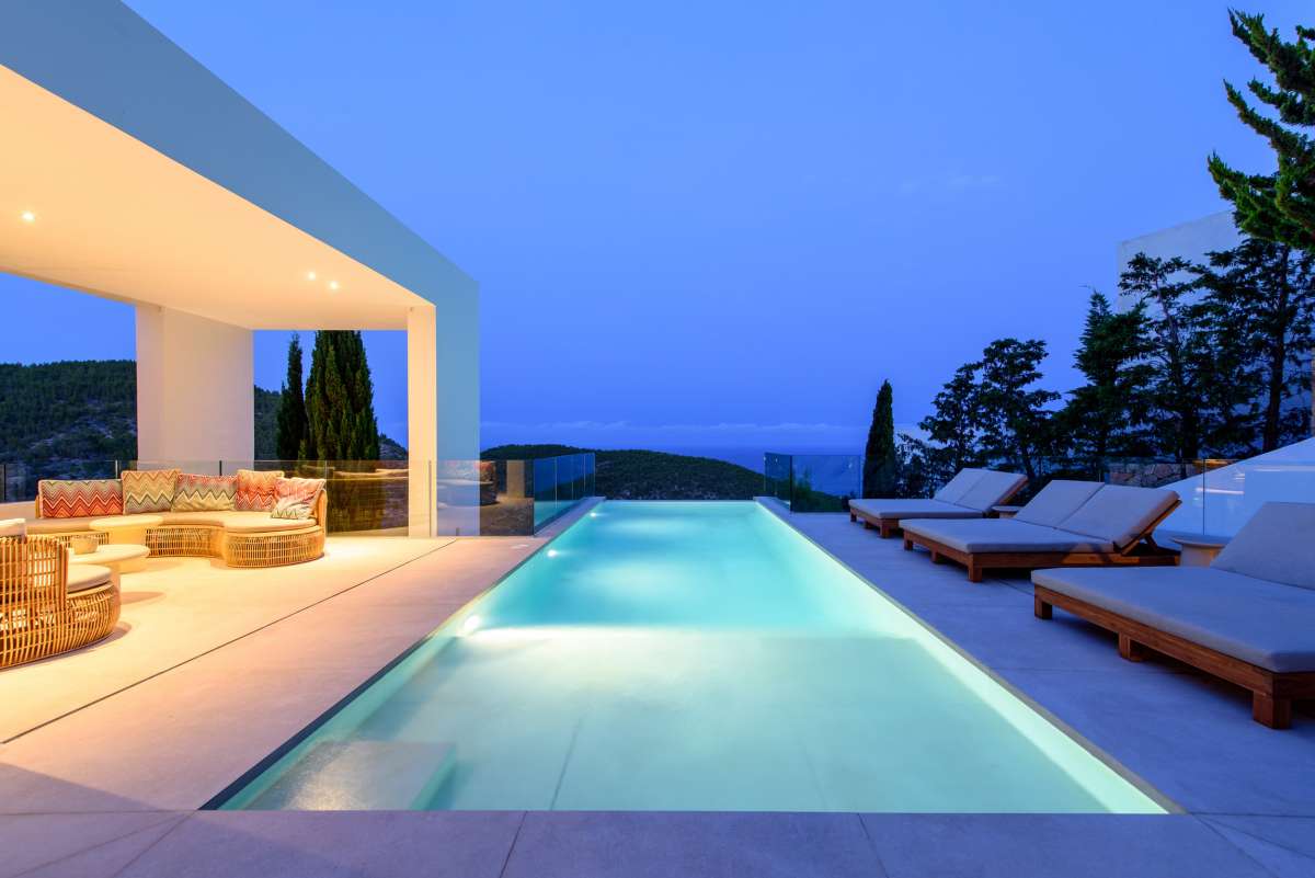 5 bedroom villa in Roca Llisa