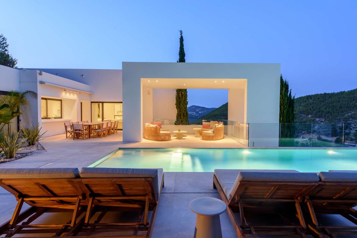 5 bedroom villa in Roca Llisa