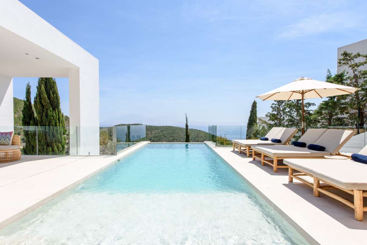 5 bedroom villa in Roca Llisa