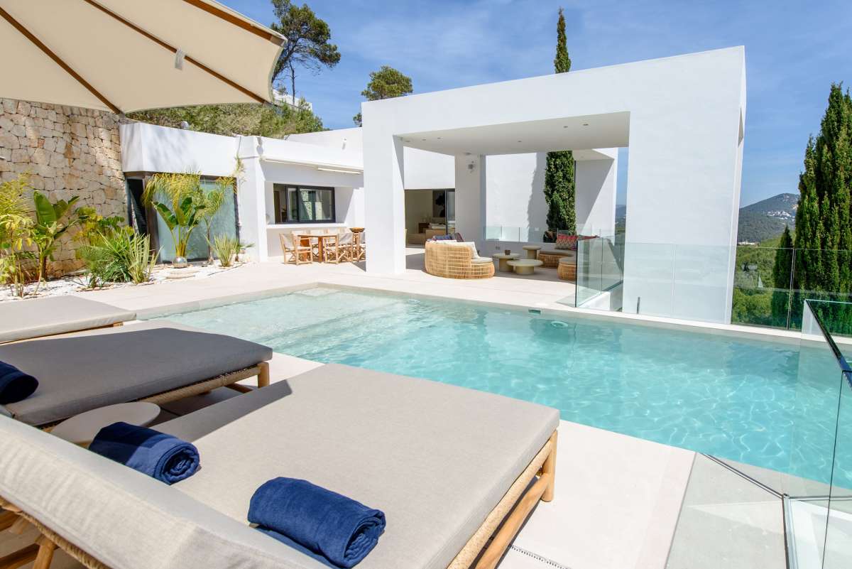 5 bedroom villa in Roca Llisa