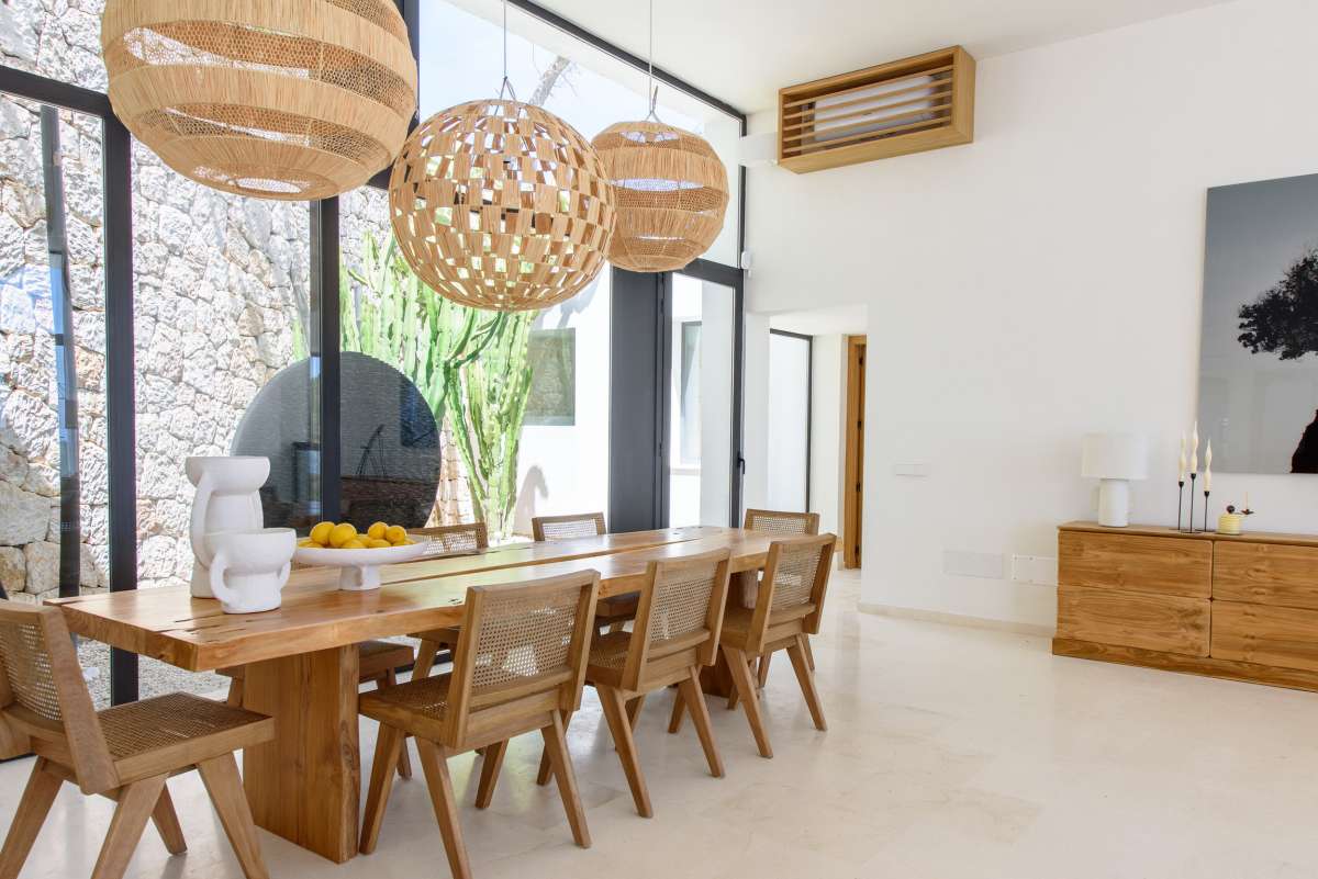 5 bedroom villa in Roca Llisa
