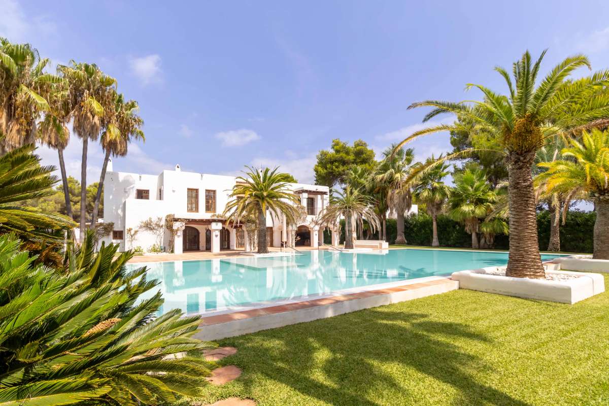 3 bedroom villa in Cala Martina