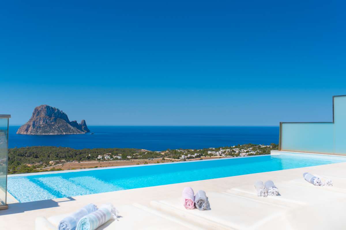 5 bedroom villa in Cala Carbó
