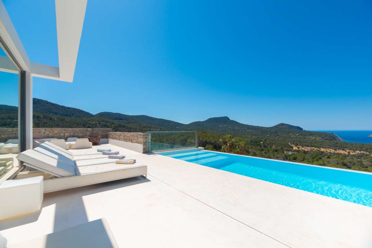 5 bedroom villa in Cala Carbó