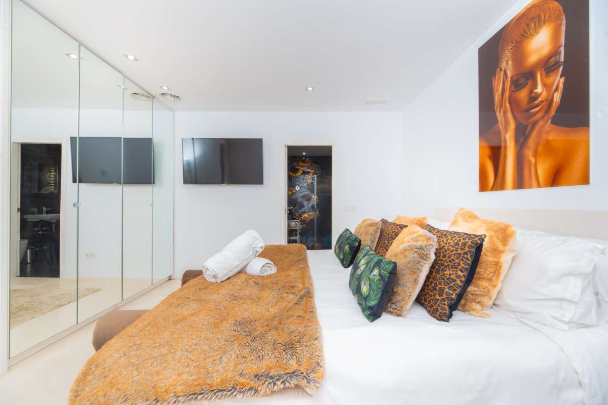 5 bedroom villa in Cala Carbó