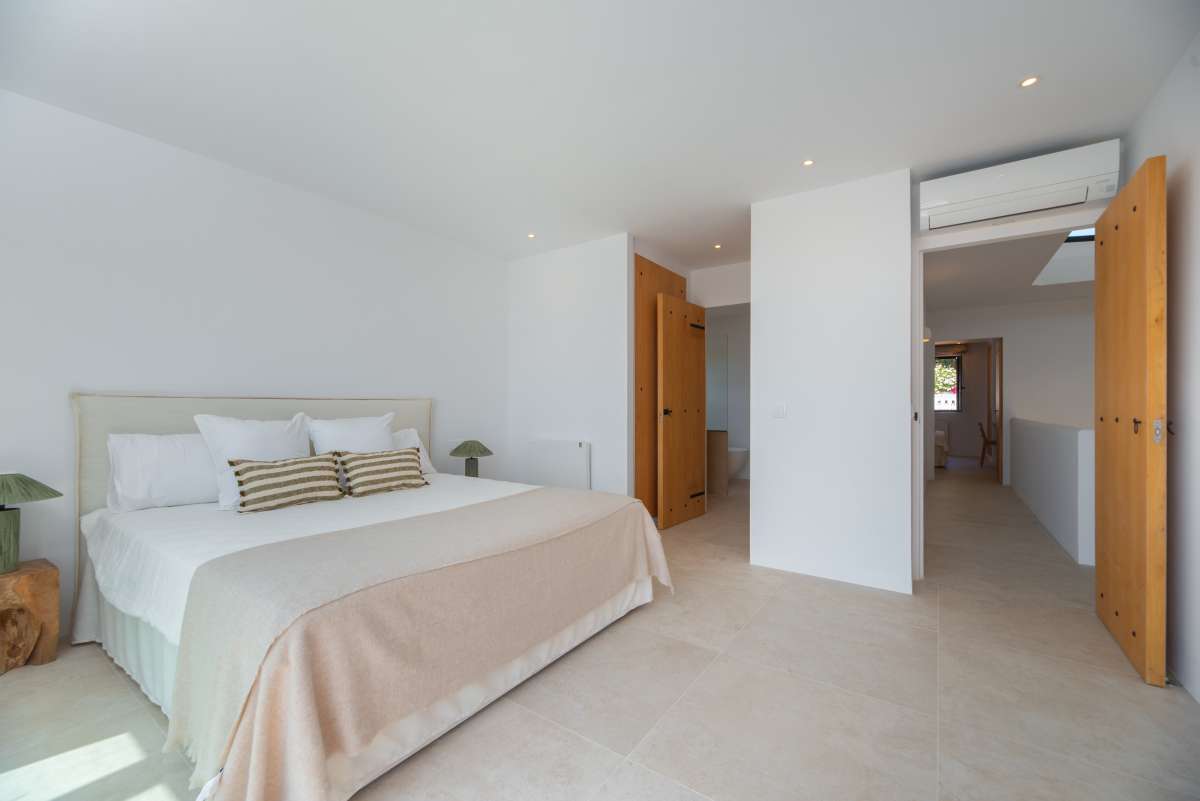 6 bedroom villa in Cap Martinet