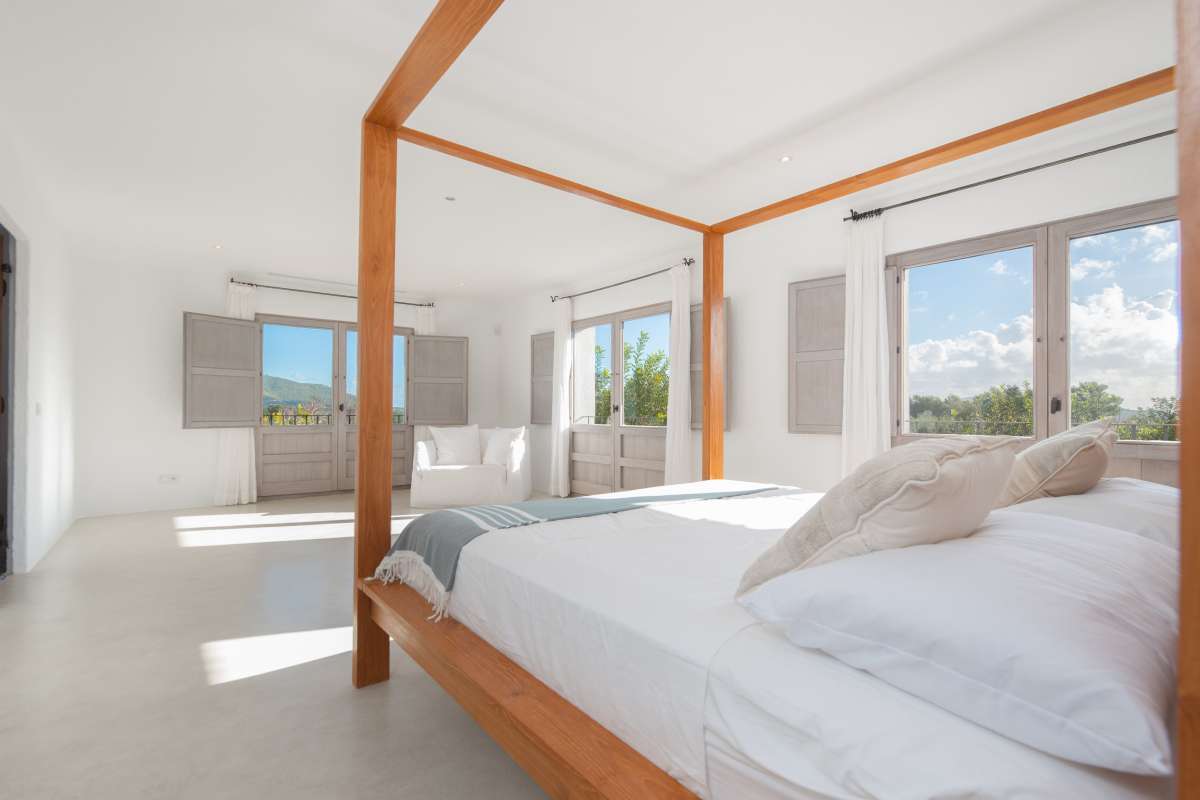 5 bedroom villa in Sant Llorenç de Balàfia
