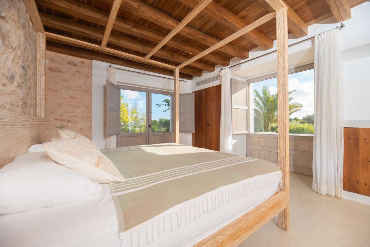 5 bedroom villa in Sant Llorenç de Balàfia