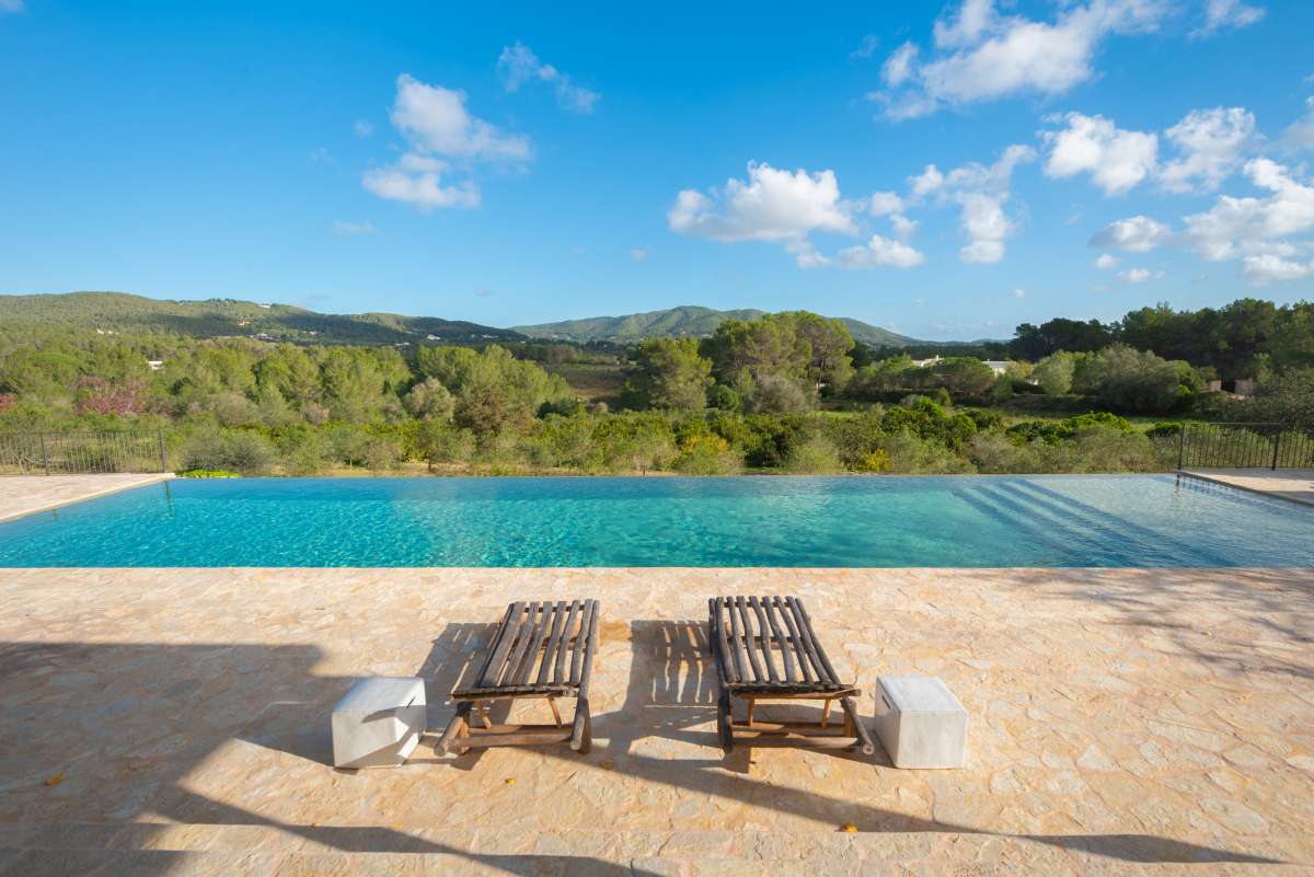 5 bedroom villa in Sant Llorenç de Balàfia