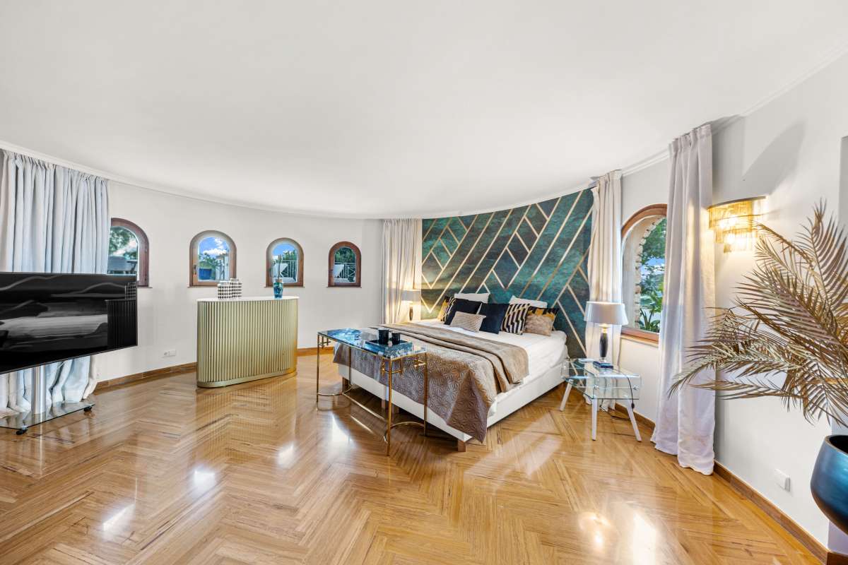 8 bedroom villa in Can Furnet