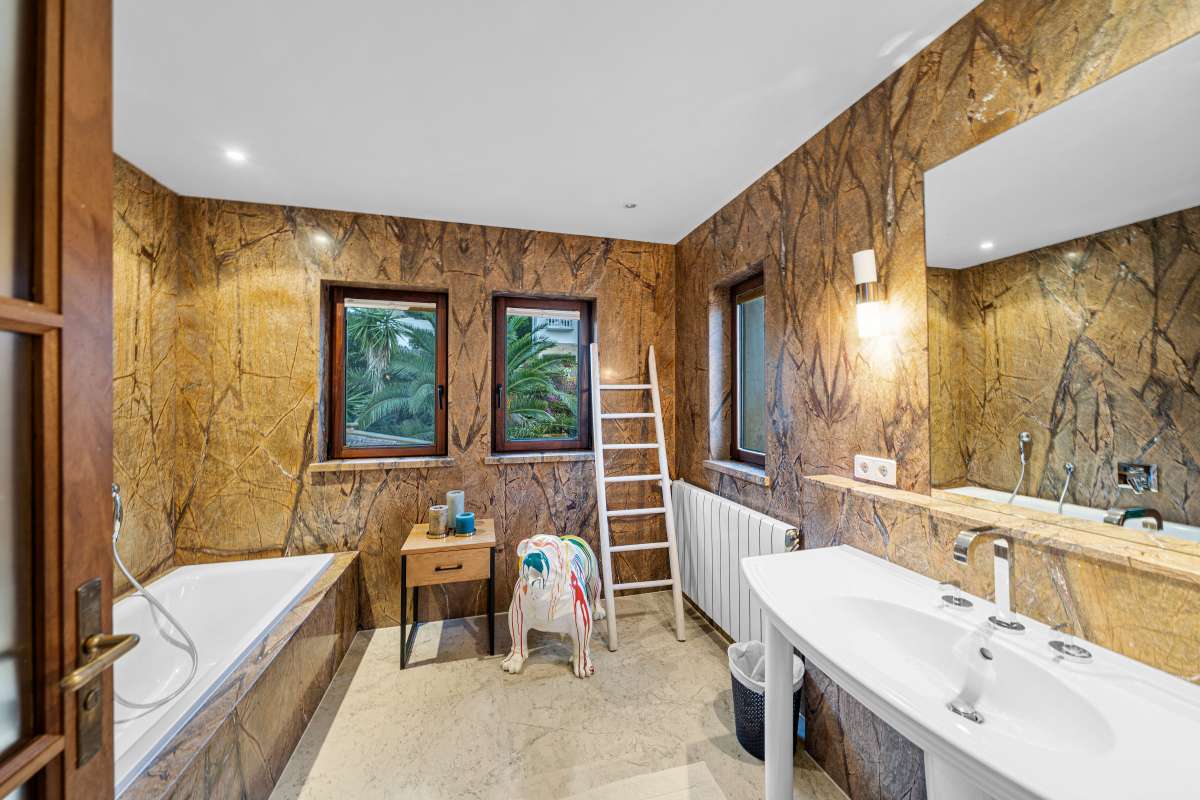 8 bedroom villa in Can Furnet