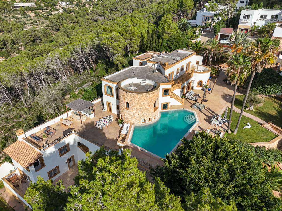 8 bedroom villa in Can Furnet