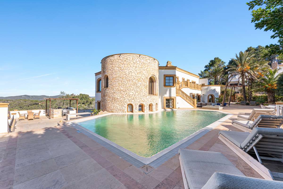8 bedroom villa in Can Furnet