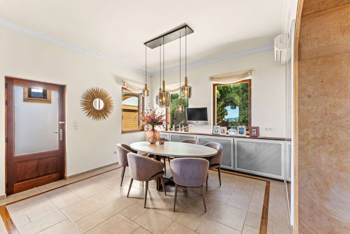 8 bedroom villa in Can Furnet