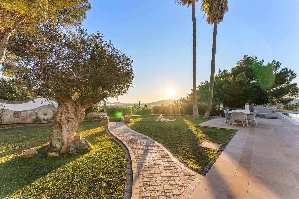 8 bedroom villa in Can Furnet