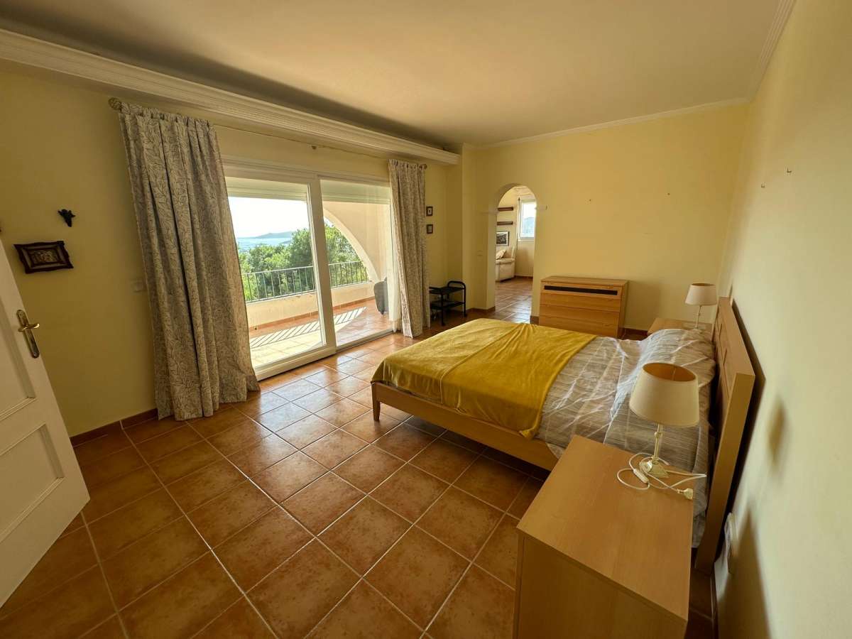 5 bedroom villa in Cap Martinet