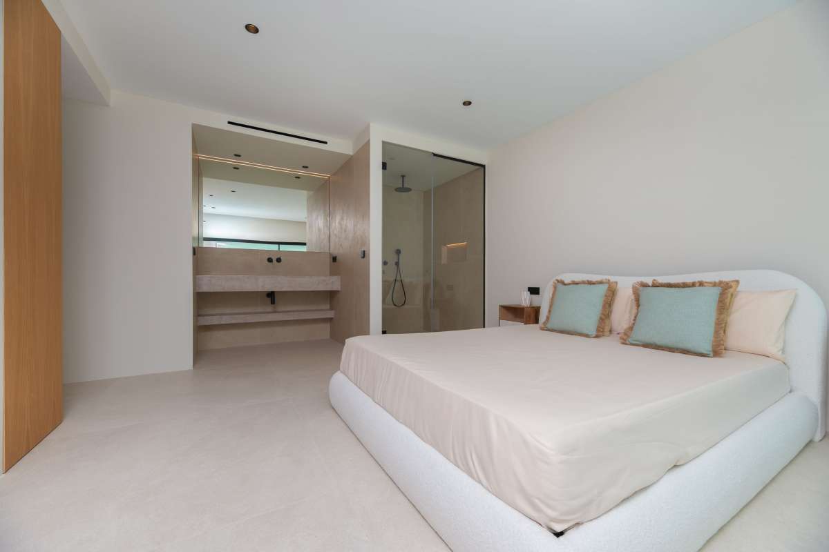 5 bedroom villa in Cala Salada
