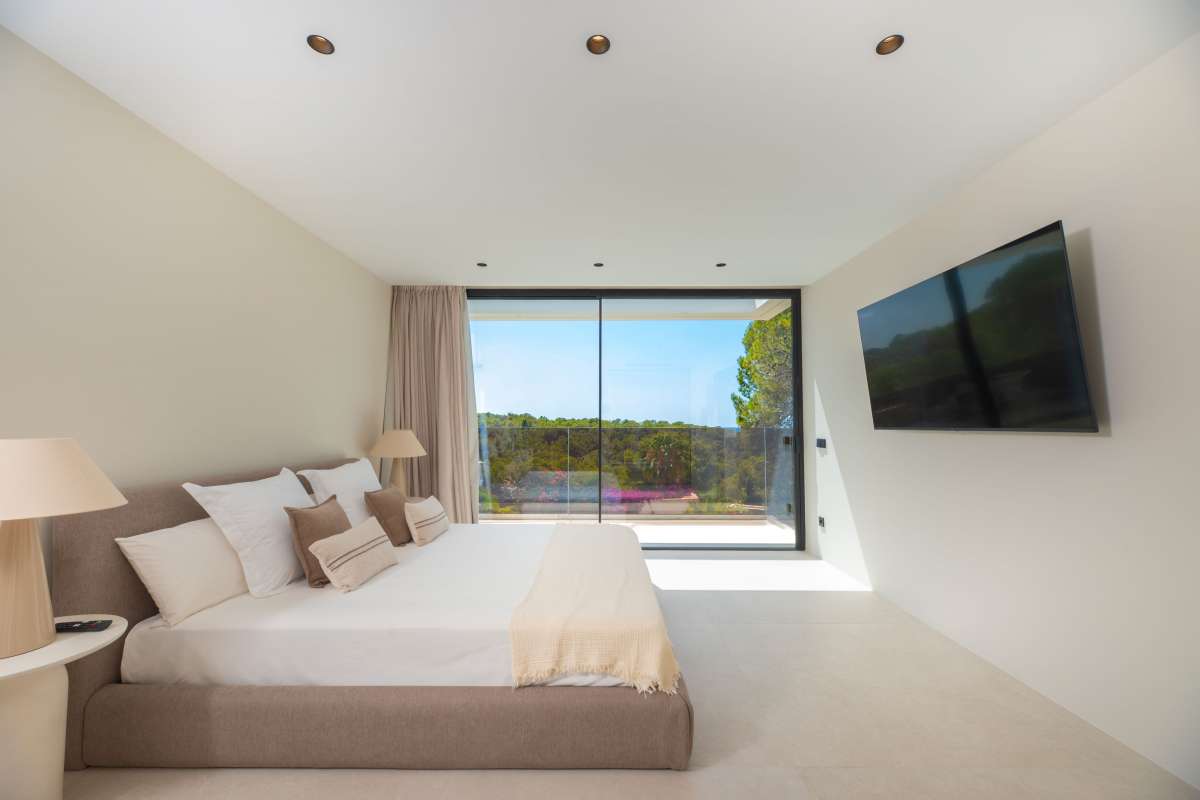 5 bedroom villa in Cala Salada