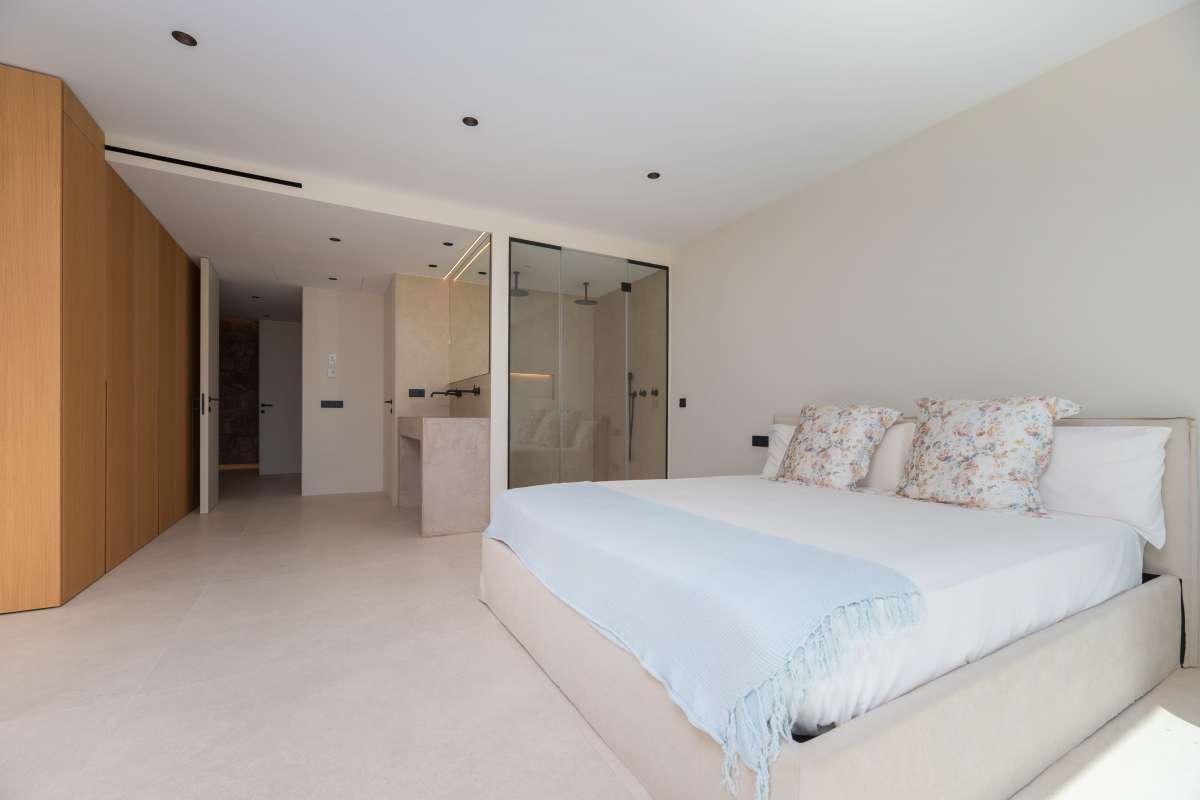 5 bedroom villa in Cala Salada