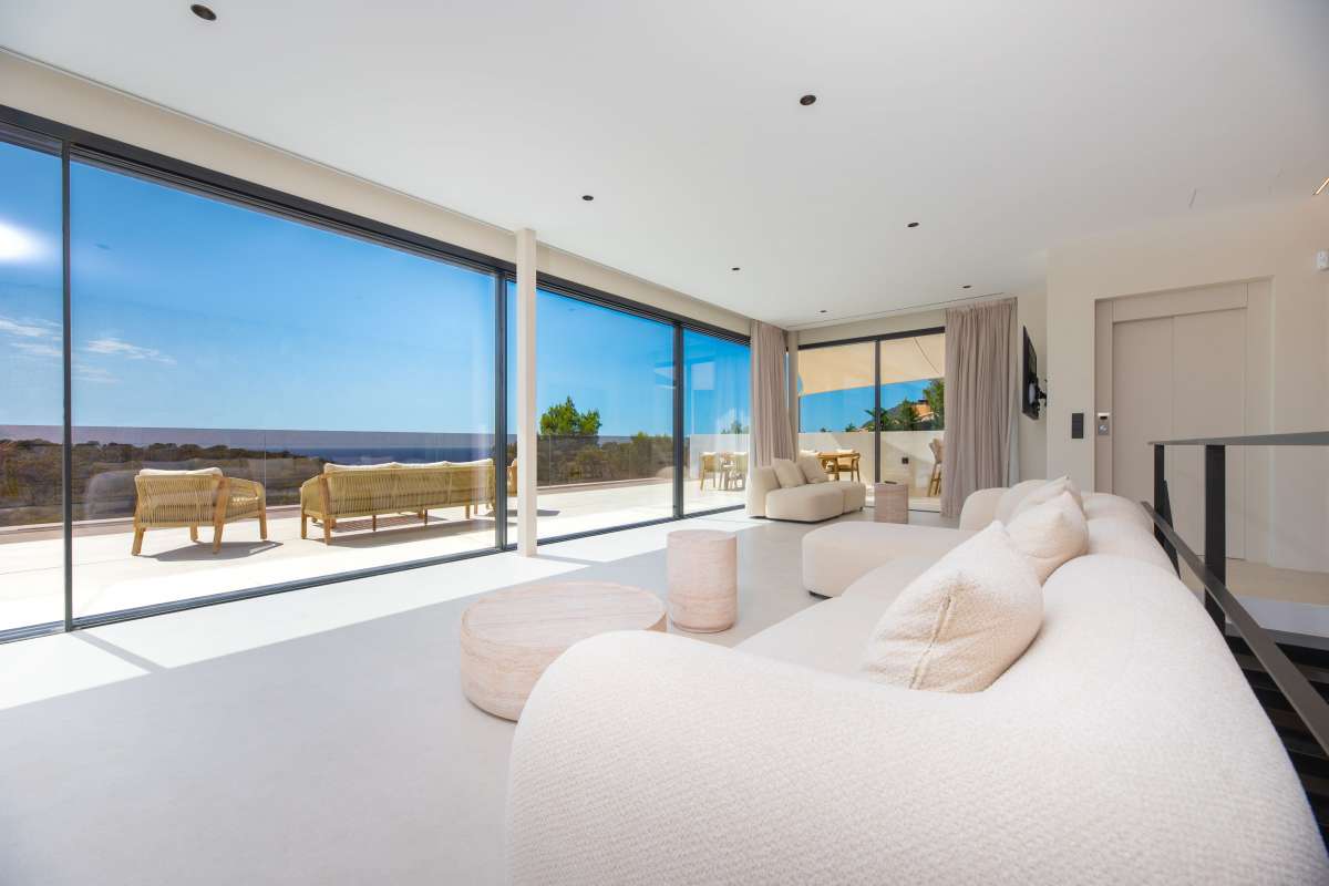 5 bedroom villa in Cala Salada