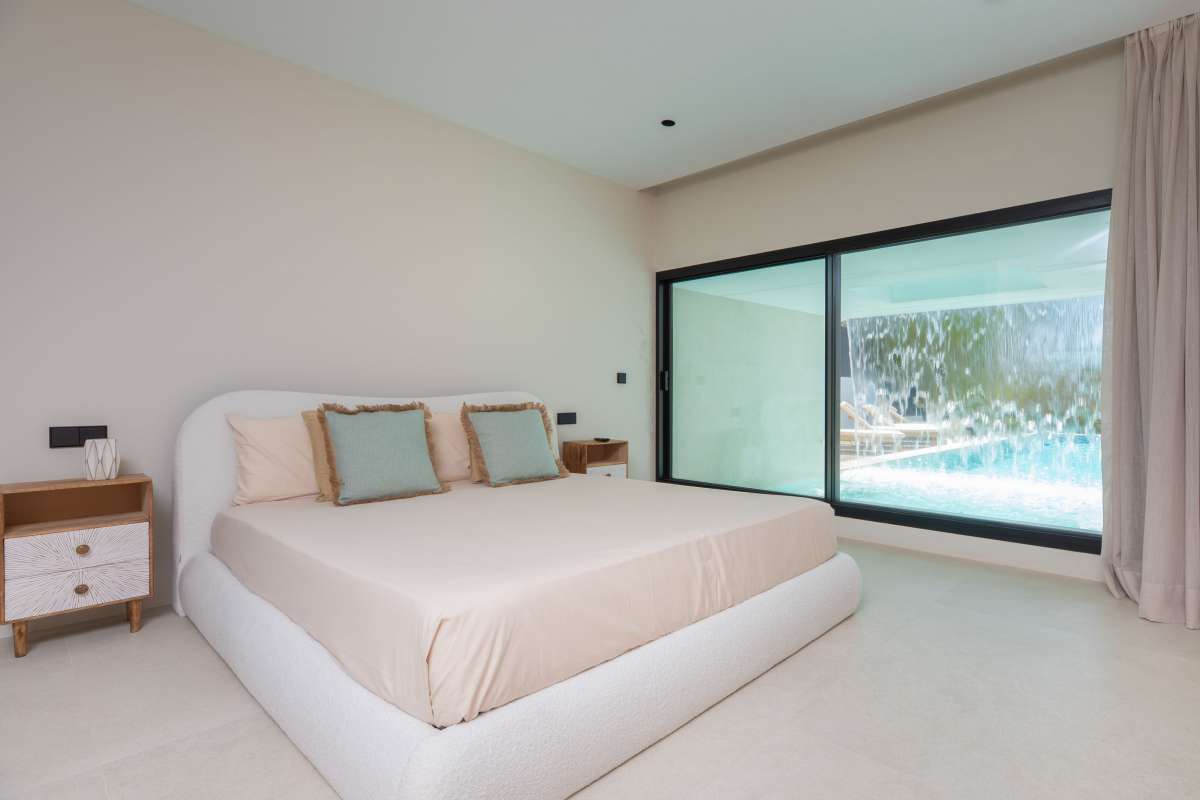 5 bedroom villa in Cala Salada