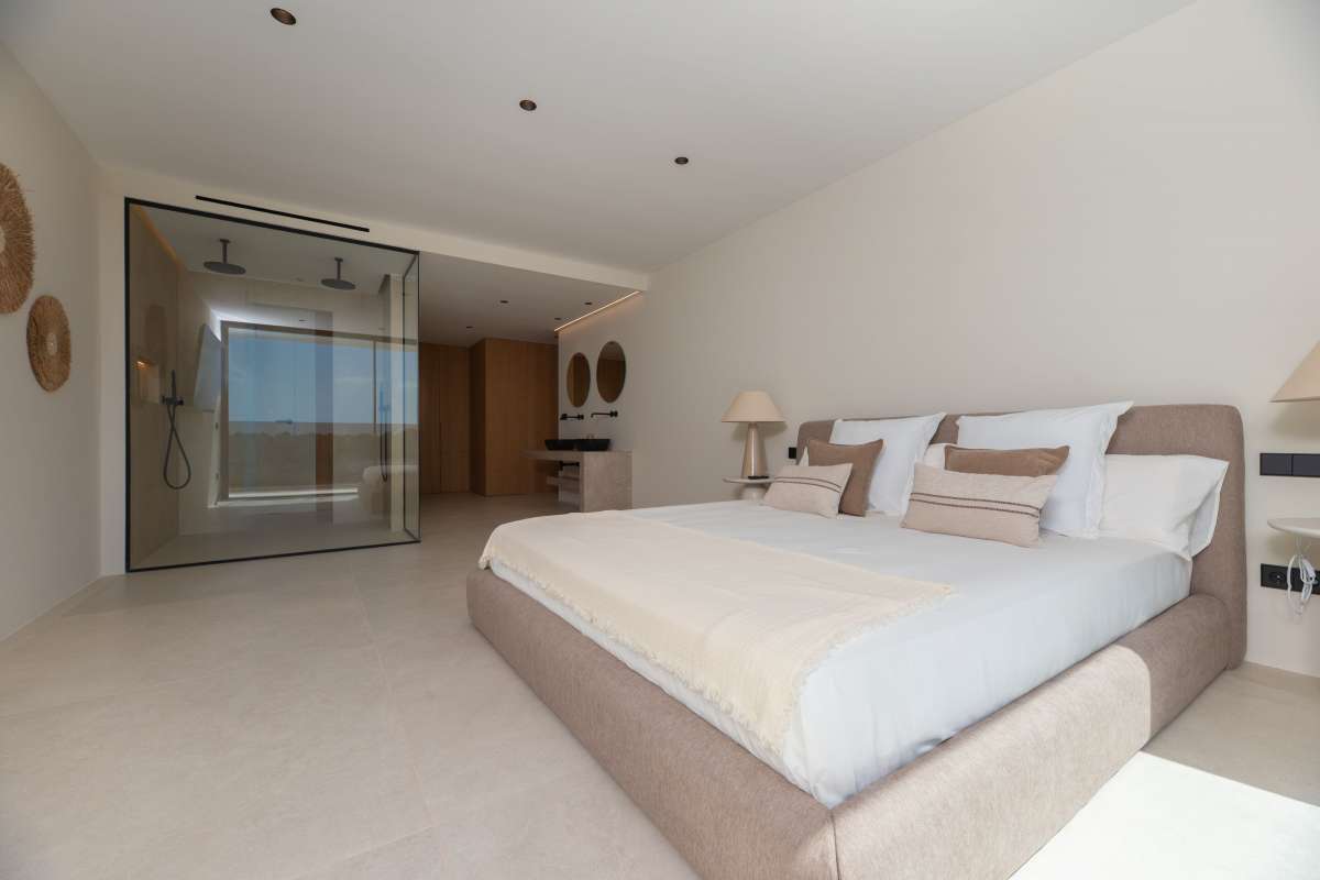 5 bedroom villa in Cala Salada