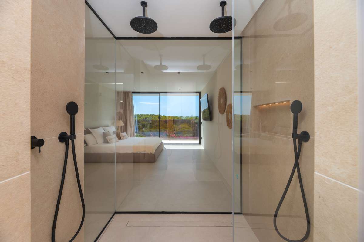 5 bedroom villa in Cala Salada