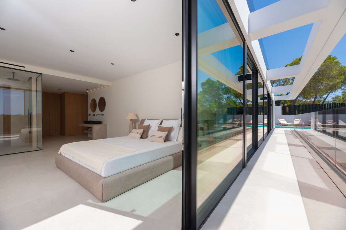 5 bedroom villa in Cala Salada