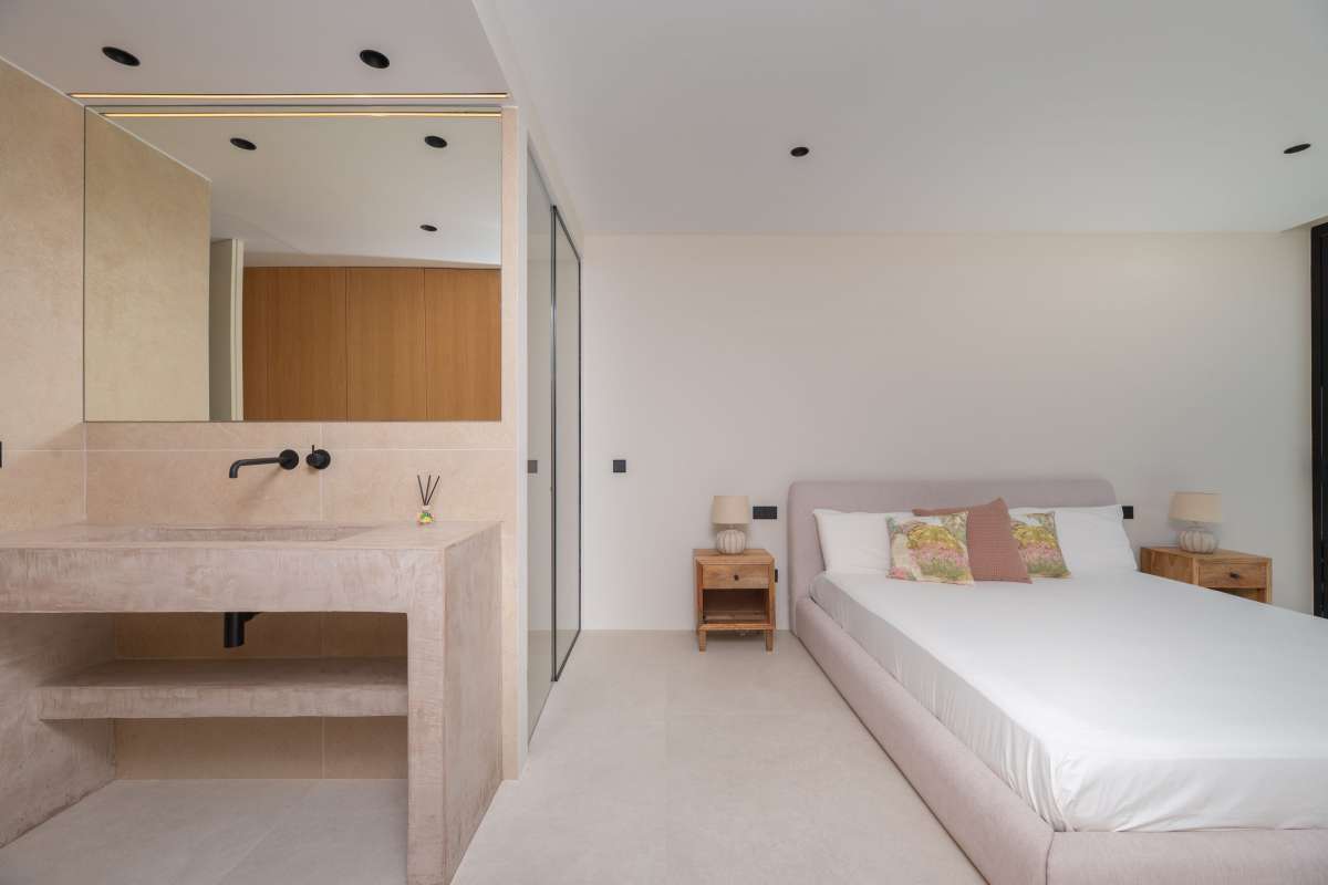 5 bedroom villa in Cala Salada