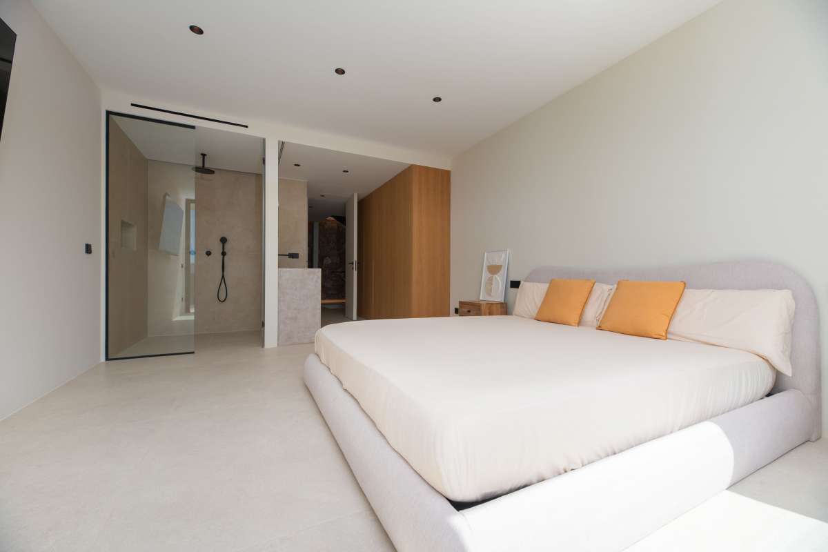 5 bedroom villa in Cala Salada