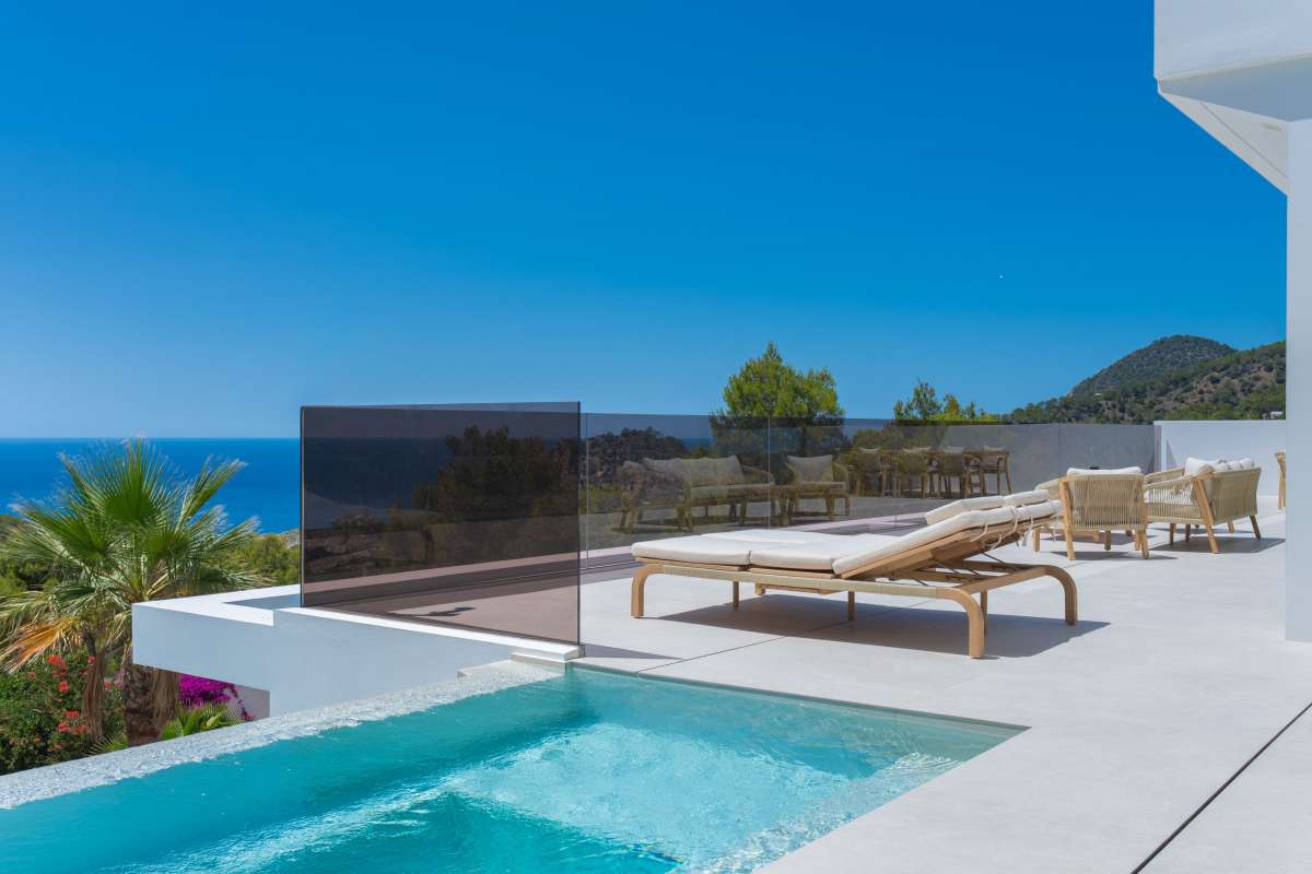 5 bedroom villa in Cala Salada