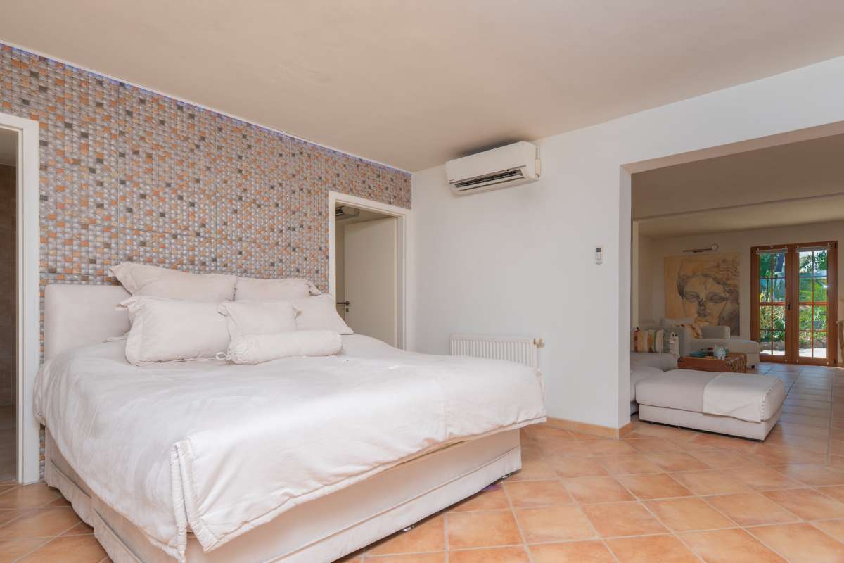 3 bedroom villa in Cala Llenya